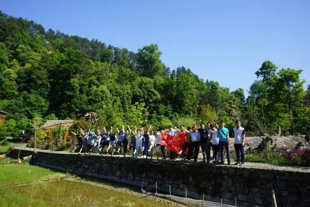 古樸安靜的侗家小寨擁有一座花橋，四座鼓樓